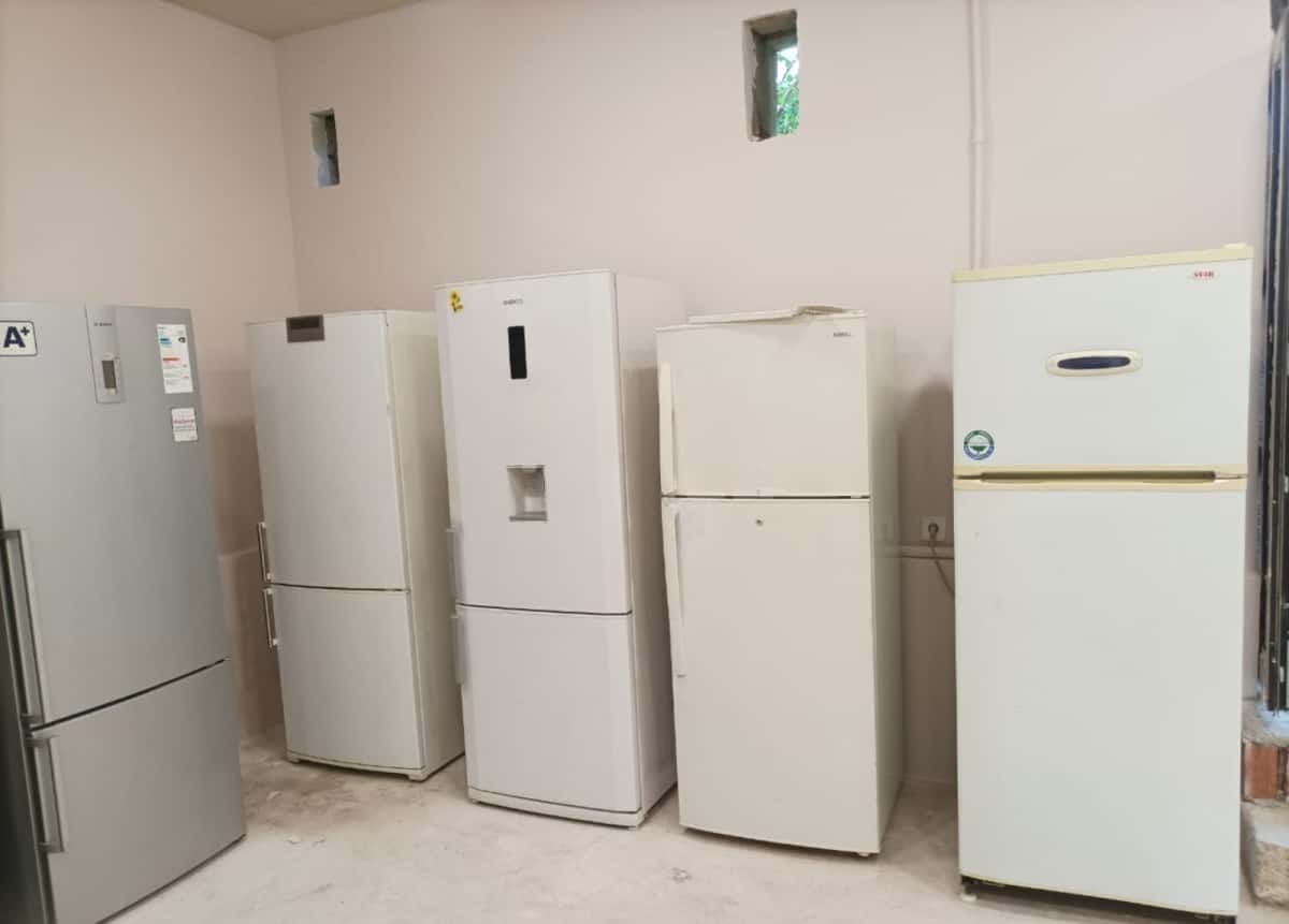 Indesit refrigerator - Tenderyard