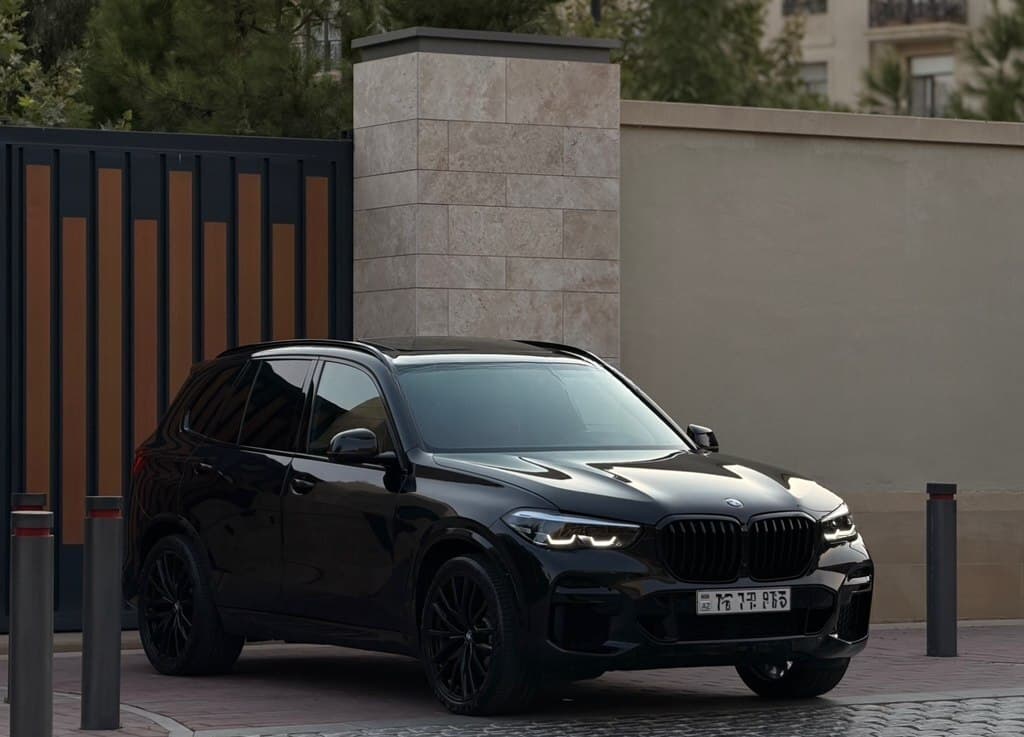 BMW X5, 2023 il, 52500 km, 3000 L
