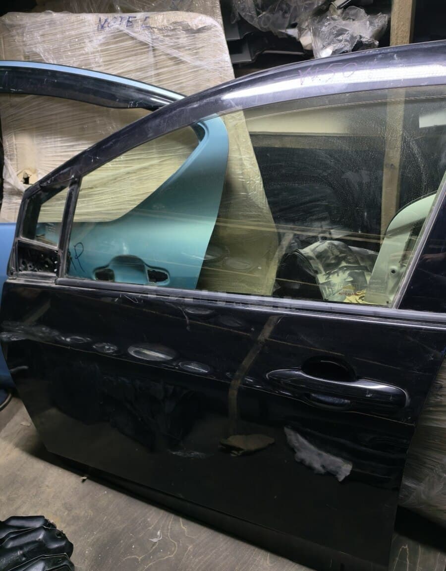 Qapı Toyota Prius 50 kuza
