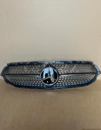Radiator barmaqlığı Mercedes W213 Maybach 2021 — şəkil 11