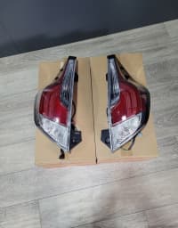Arxa stop işığı Toyota Aqua 2012-2019 — şəkil 1