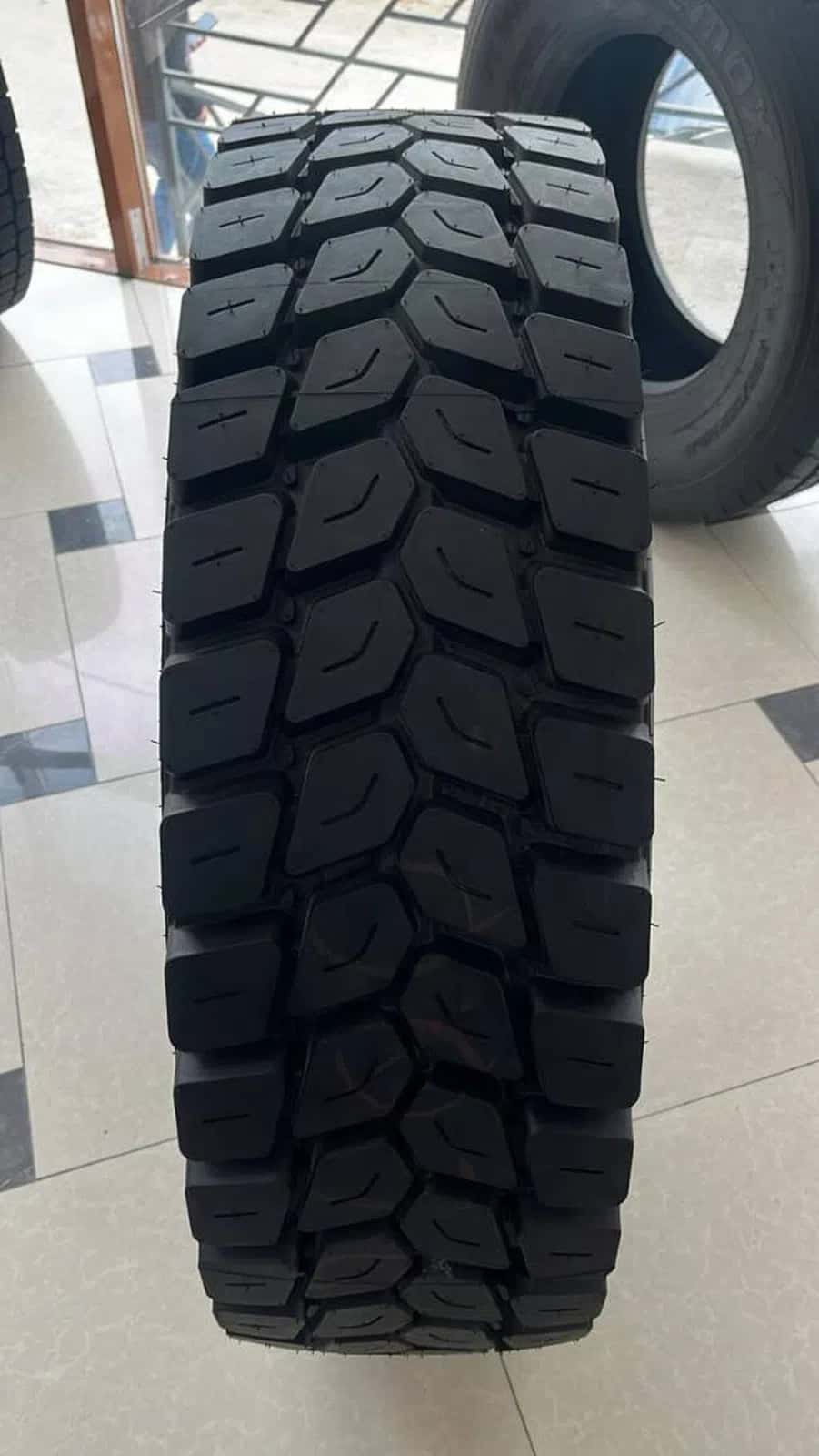 Truck tire Pulmox 315/80R22.5 (Leaf pattern) - Tenderyard
