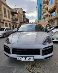 Avtomobil icarəsi Porsche Cayenne 2022 — şəkil 1