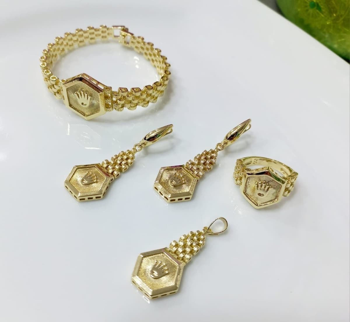 Bijuteriya dəsti Rolex üslublu