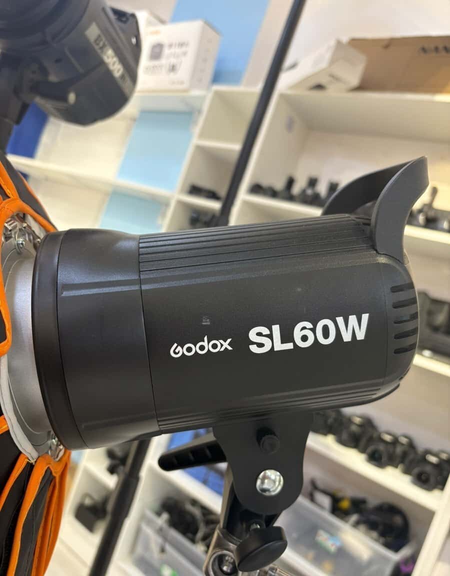 Осветительный прибор Godox SL60W - Tenderyard