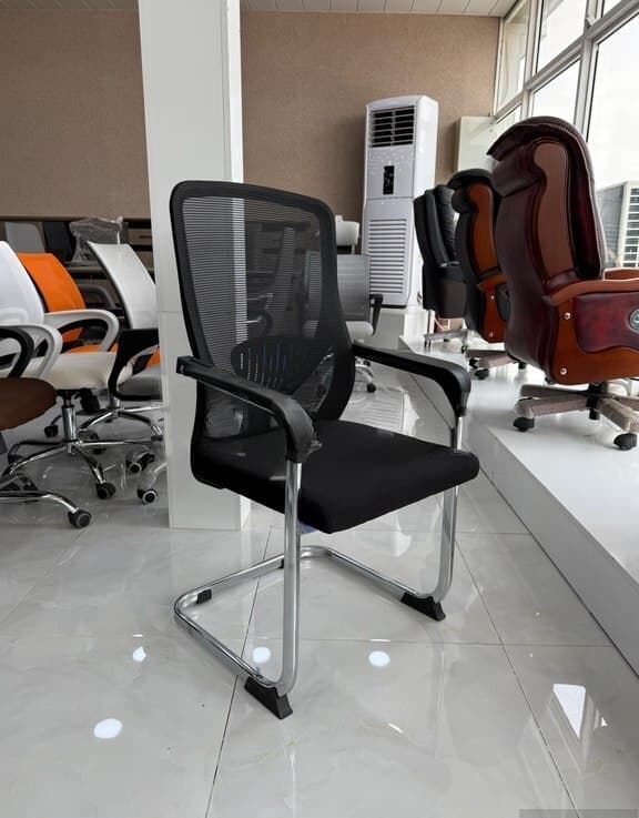 Qara rəng, Ofis üçün kreslo