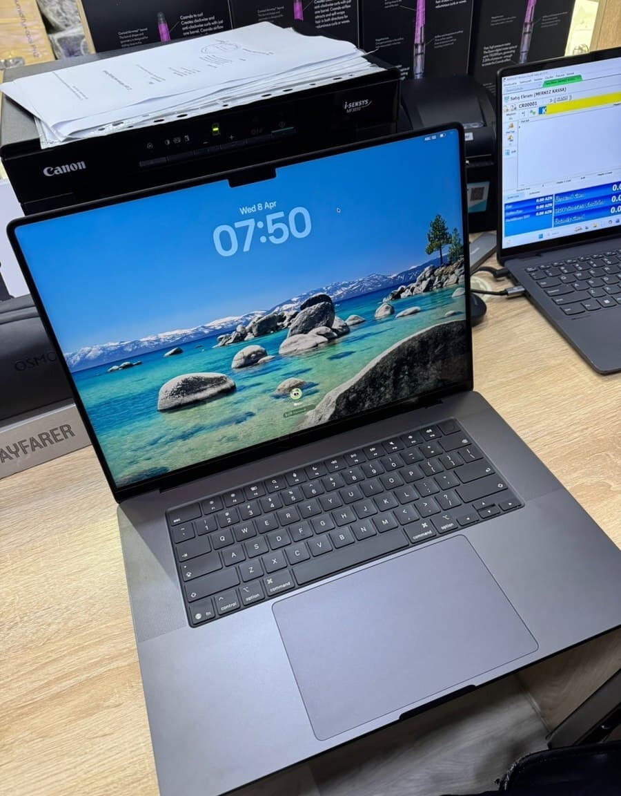 Apple markalı notbuk, Qara rəng