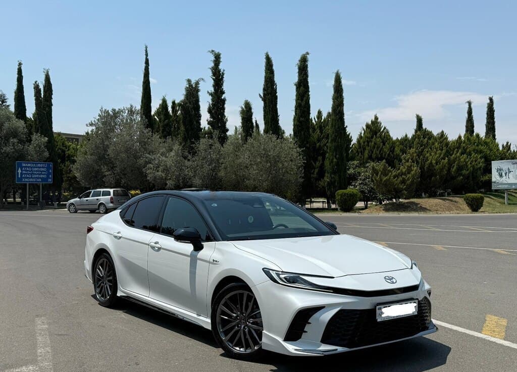 Toyota Camry, 2024 il, 22000 km, 2 L