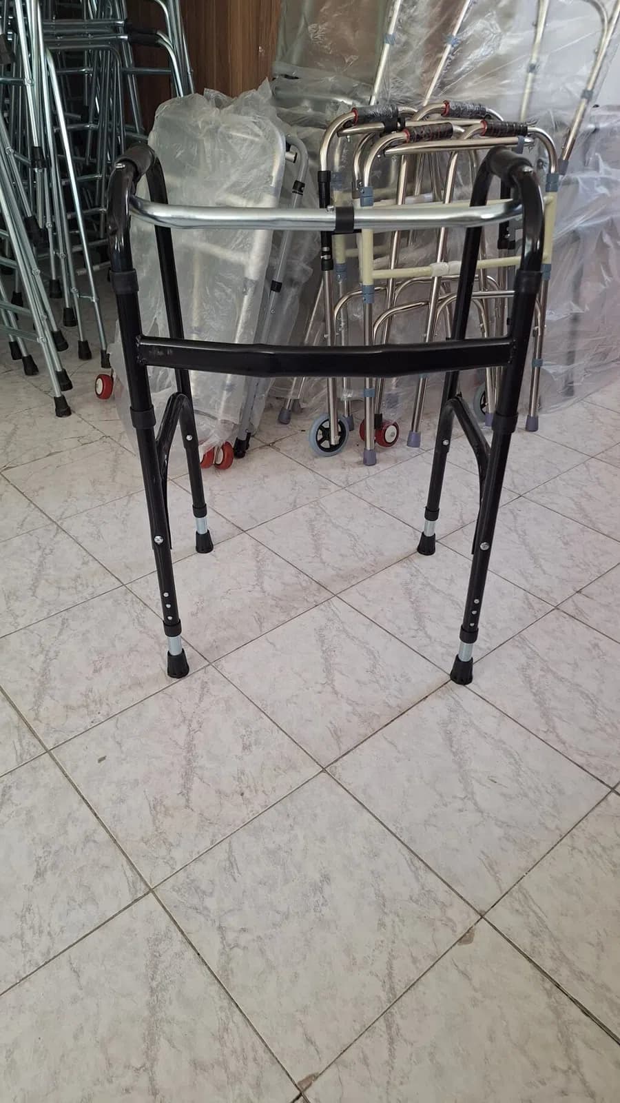 Tənzimlənən Hündürlüklü Qatlanan Yerimə Çərçivəsi (Xadok)