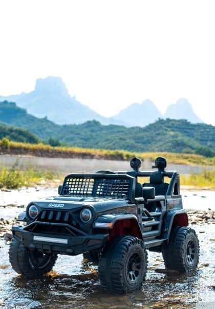 Uşaq elektromobili Jeep qara - Tenderyard
