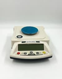 Laboratoriya tərəzisi 1000g/0.01g qoruyucu şüşəli — şəkil 3