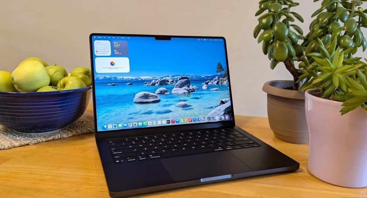 Apple brand laptop, Black color - Tenderyard