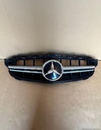 Radiator barmaqlığı Mercedes W205 — şəkil 5