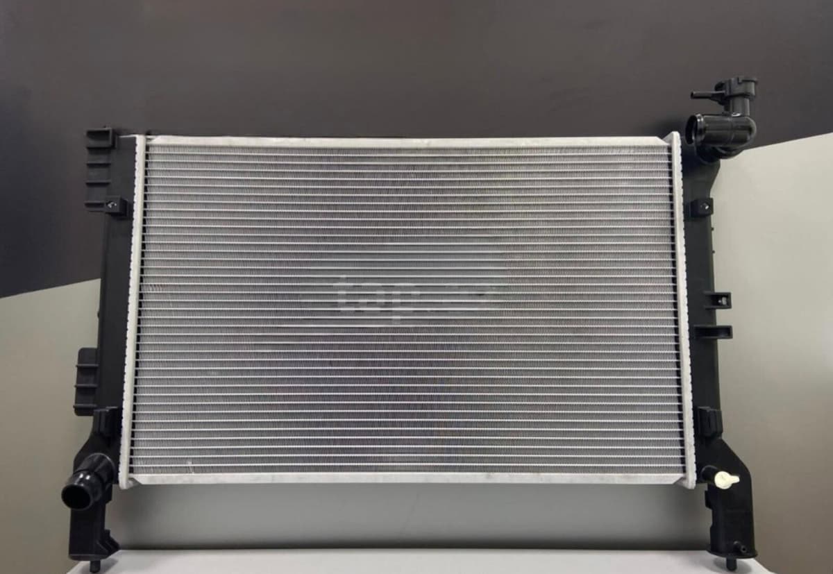 Su radiatoru Hyundai Sonata 2015-2019 Hybrid