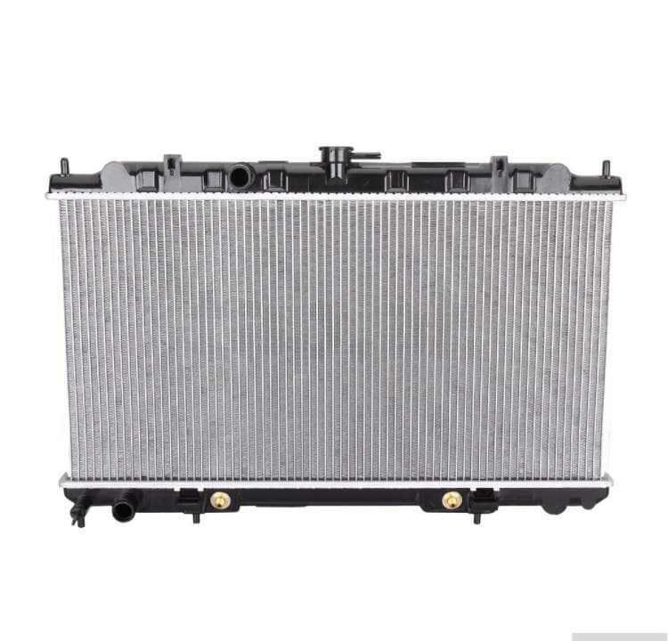 Su radiatoru Nissan Sunny