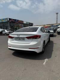 Avtomobil icarəsi Hyundai Elantra 2018 — şəkil 8