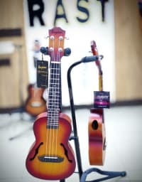 Ukelele Kaysen UK-U2-24 SB və UK-200-26 C — şəkil 1