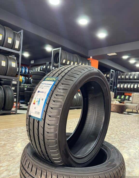 Envoy Motiva 245/40 R18 97Y XL Tire - Tenderyard