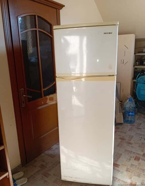 Indesit refrigerator - Tenderyard