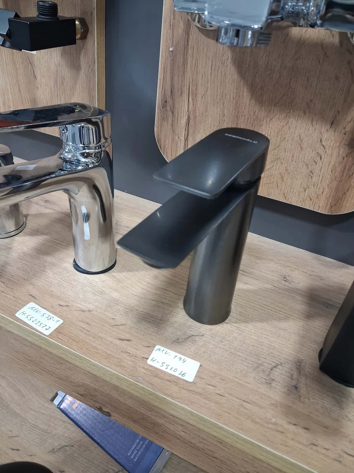 Bathroom faucet, Black color - Tenderyard