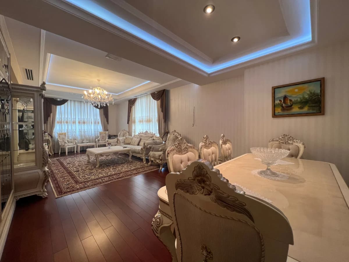 4 otaqlı mənzil 550 m² kirayə verilir