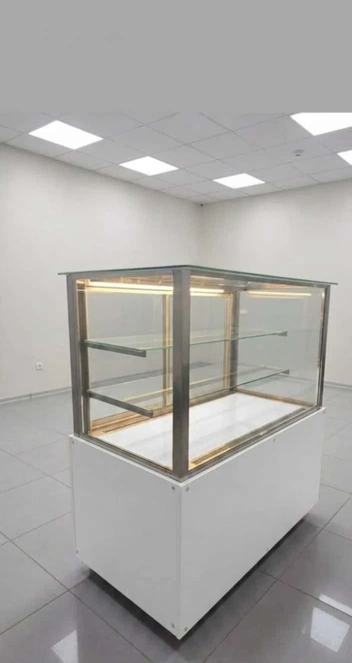Refrigerated display case - Tenderyard