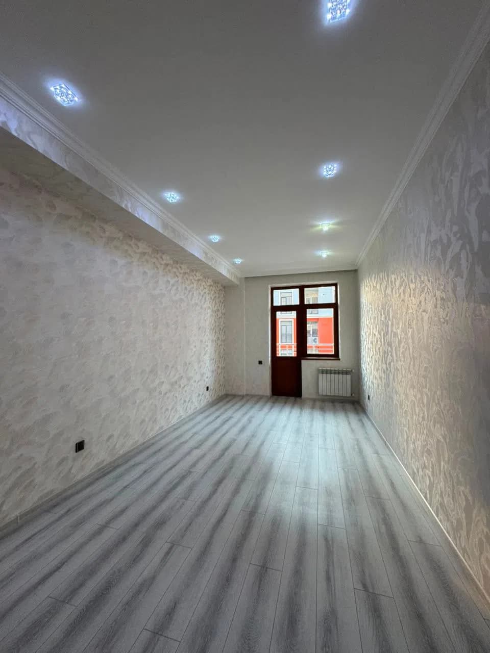 3 otaqlı mənzil 100 m² satılır