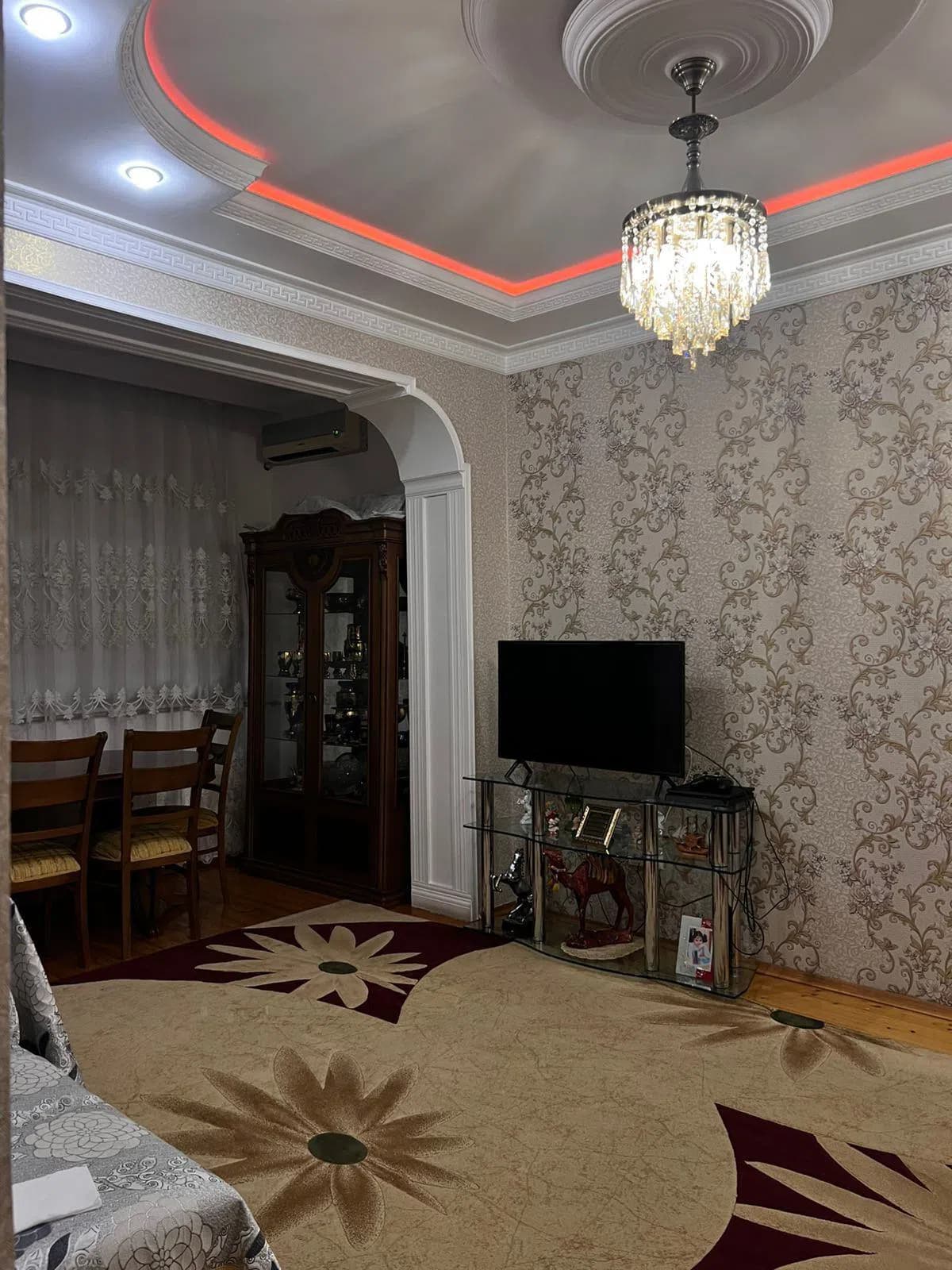 3 otaqlı mənzil 90 m² satılır