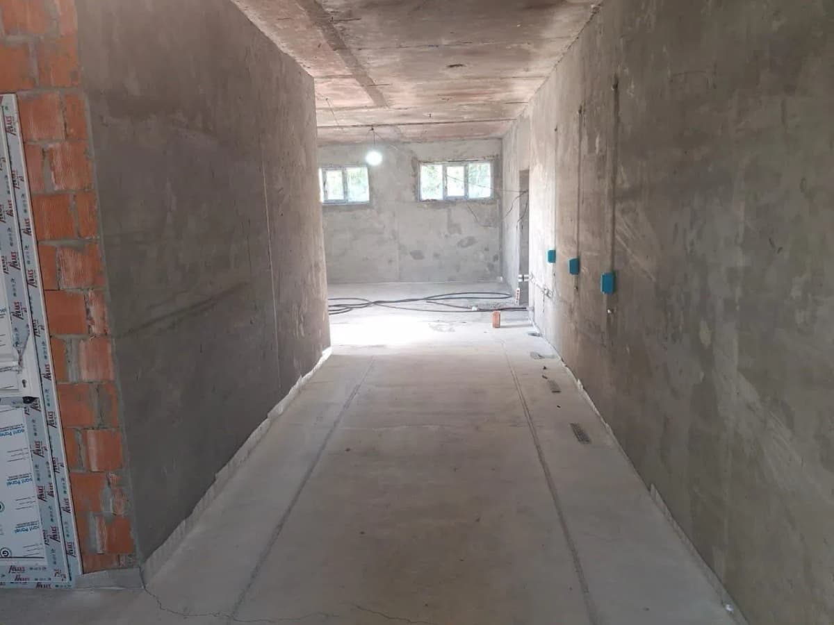 470 m² Təmirsiz obyekt satılır