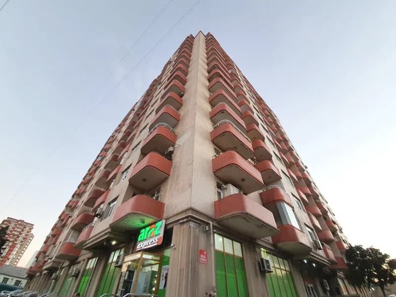 2 otaqlı mənzil 82 m² kirayə verilir