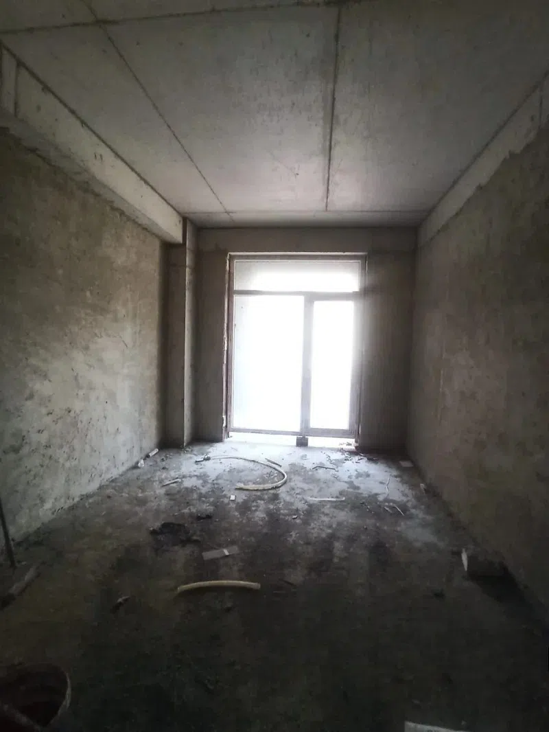 3 otaqlı mənzil 135 m² satılır