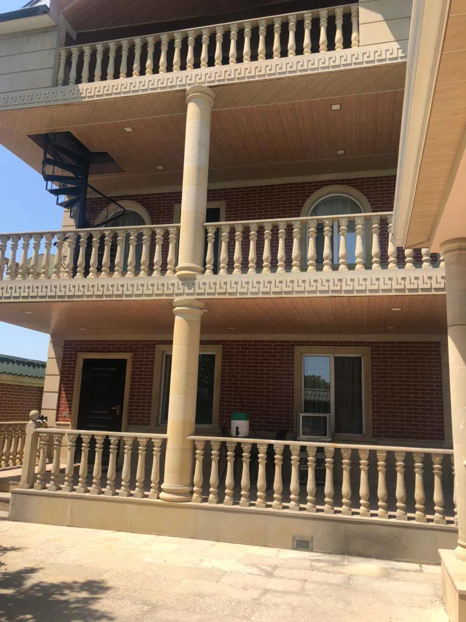7 otaqlı villa 250 m² - 4 sot torpaq sahəsində satılır — şəkil 2