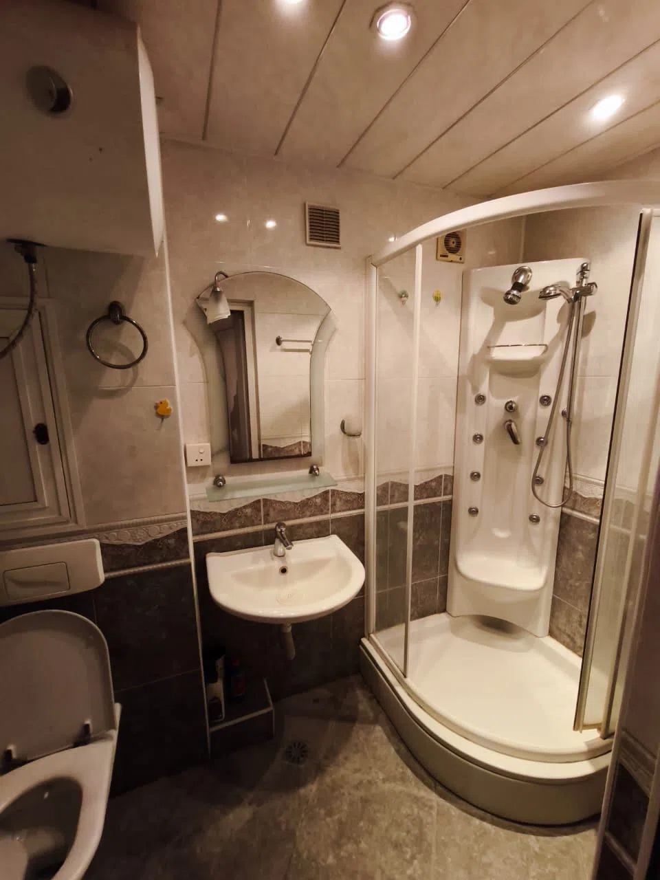 2 otaqlı mənzil 70 m² kirayə verilir — şəkil 6