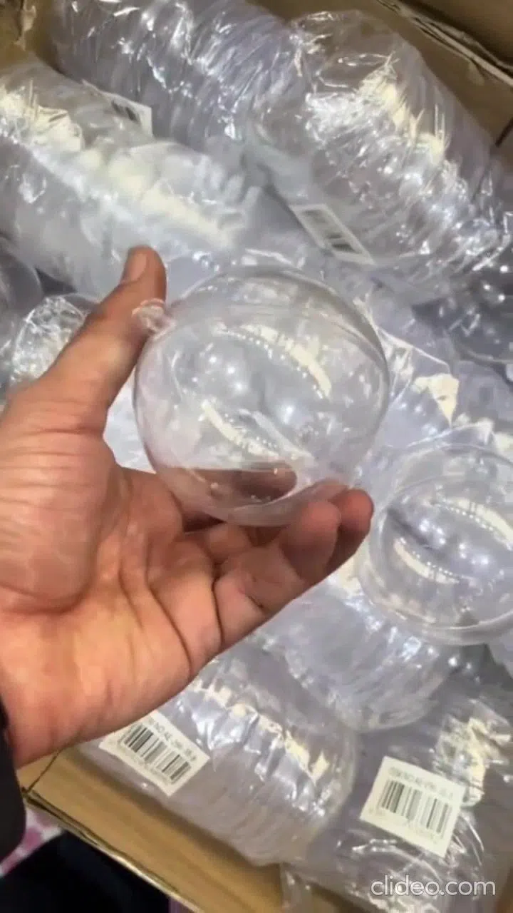 Şəffaf plastik fiqurlar