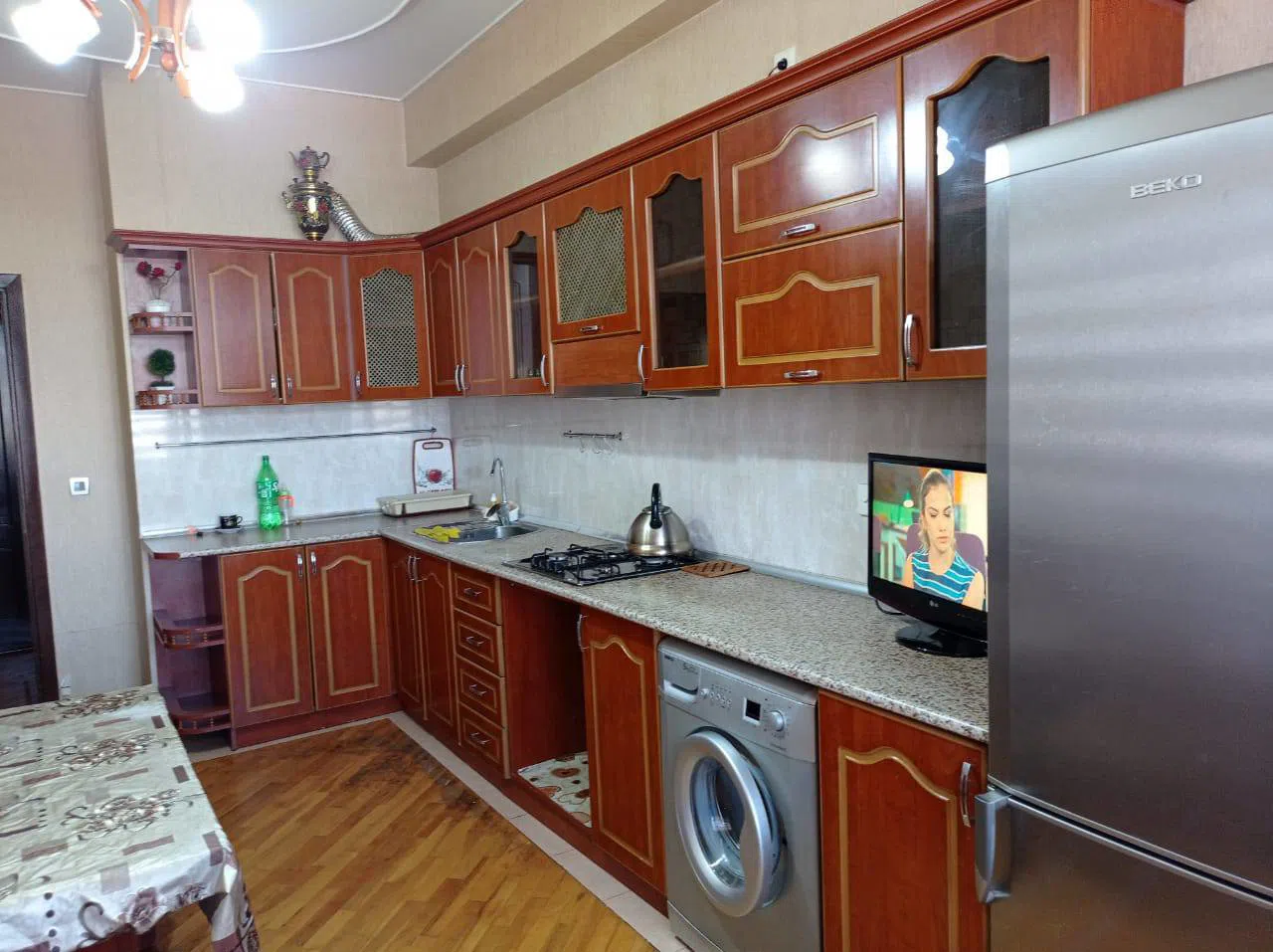 3 otaqlı mənzil 140 m² kirayə verilir — şəkil 3