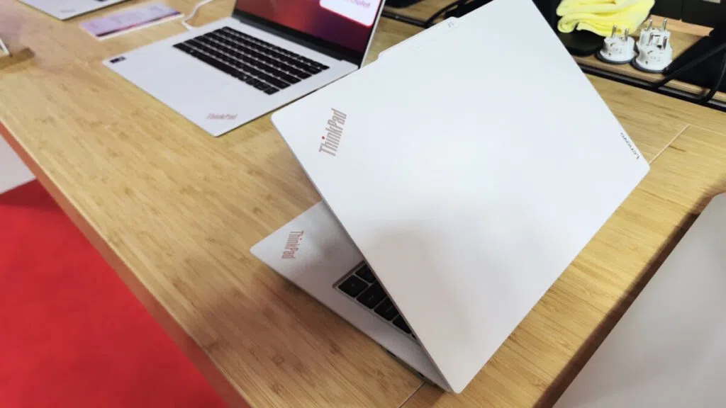 Lenovo markalı notbuk, Ağ rəng - Tenderyard
