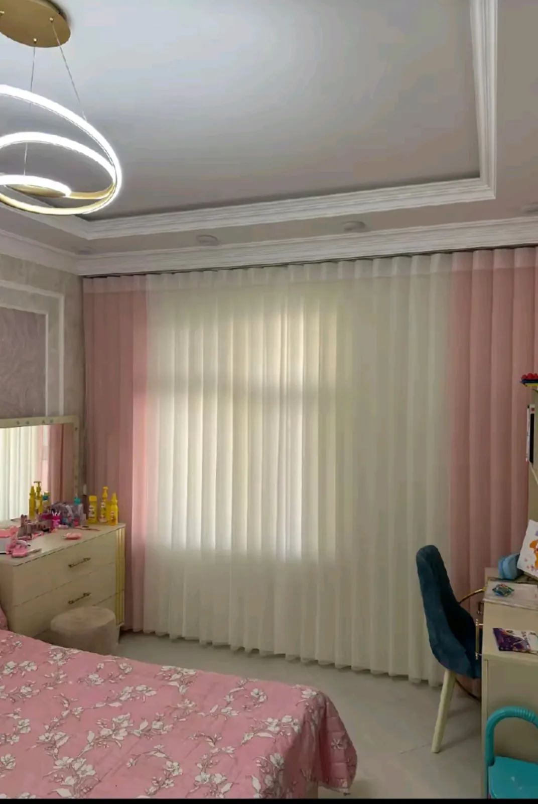 Yaşıl rəng pərdə, jalüz