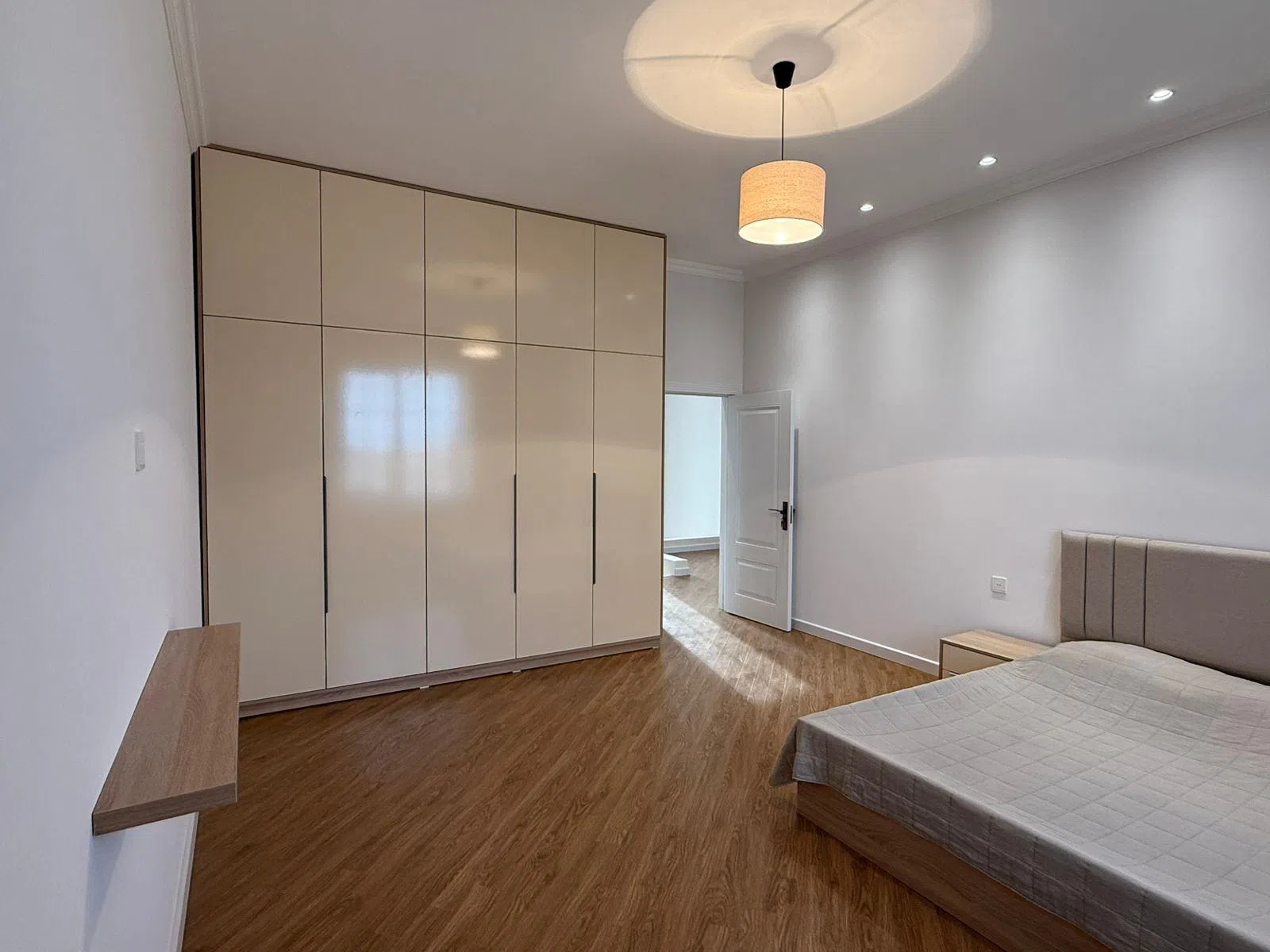 5 otaqlı villa 220 m² - 4.5 sot torpaq sahəsində satılır — şəkil 4