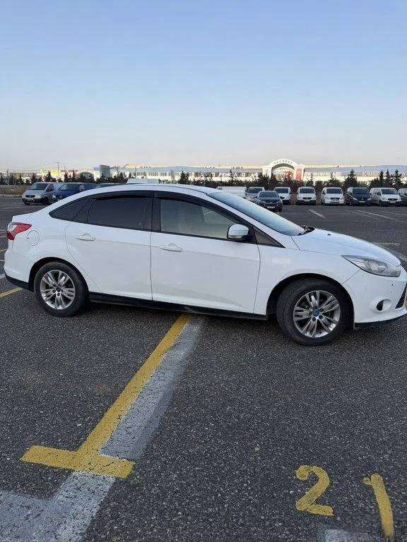 Ford Focus, 2013 il, 260737 km - Tenderyard