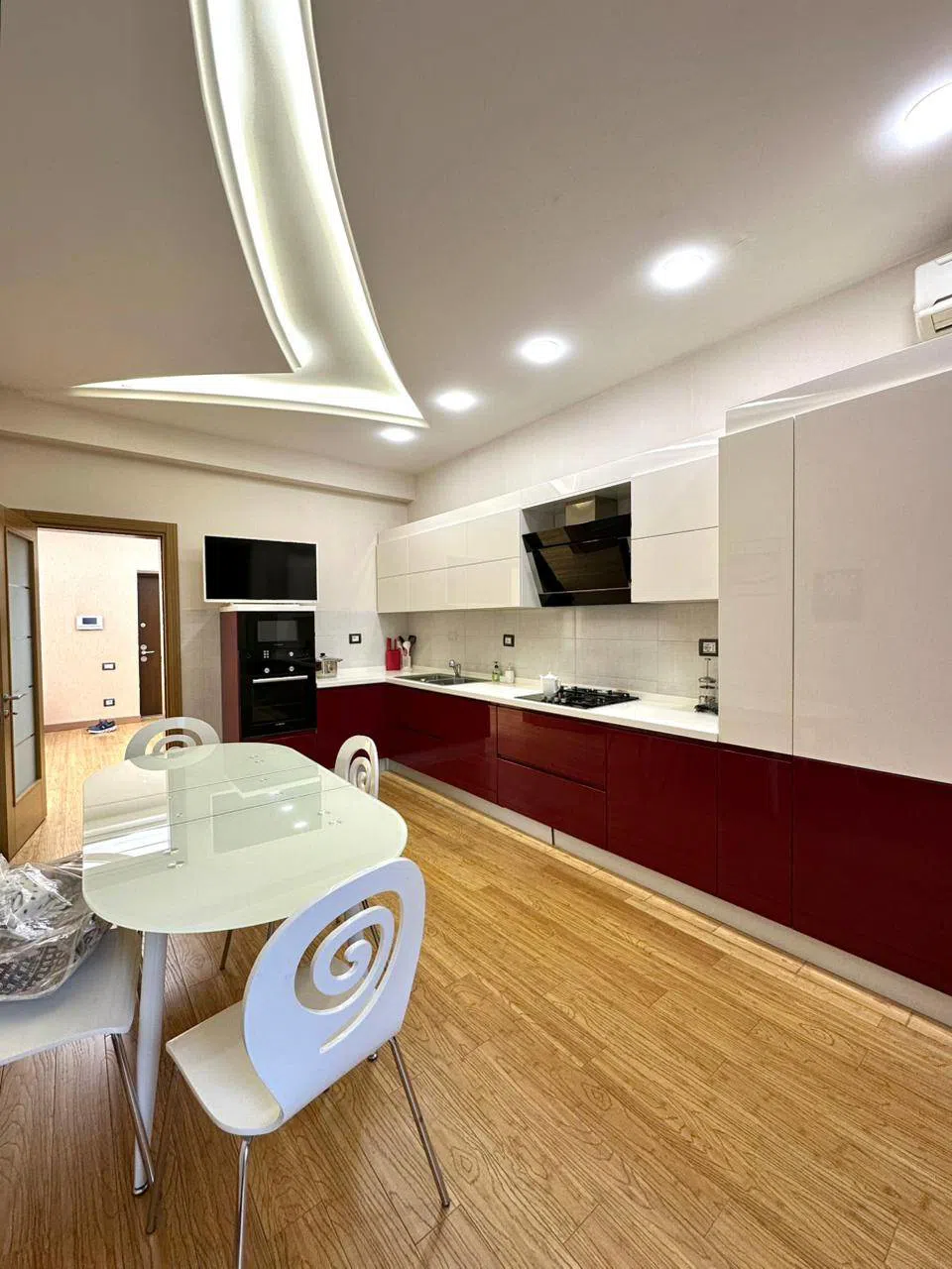 4 otaqlı mənzil 180 m² satılır — şəkil 19
