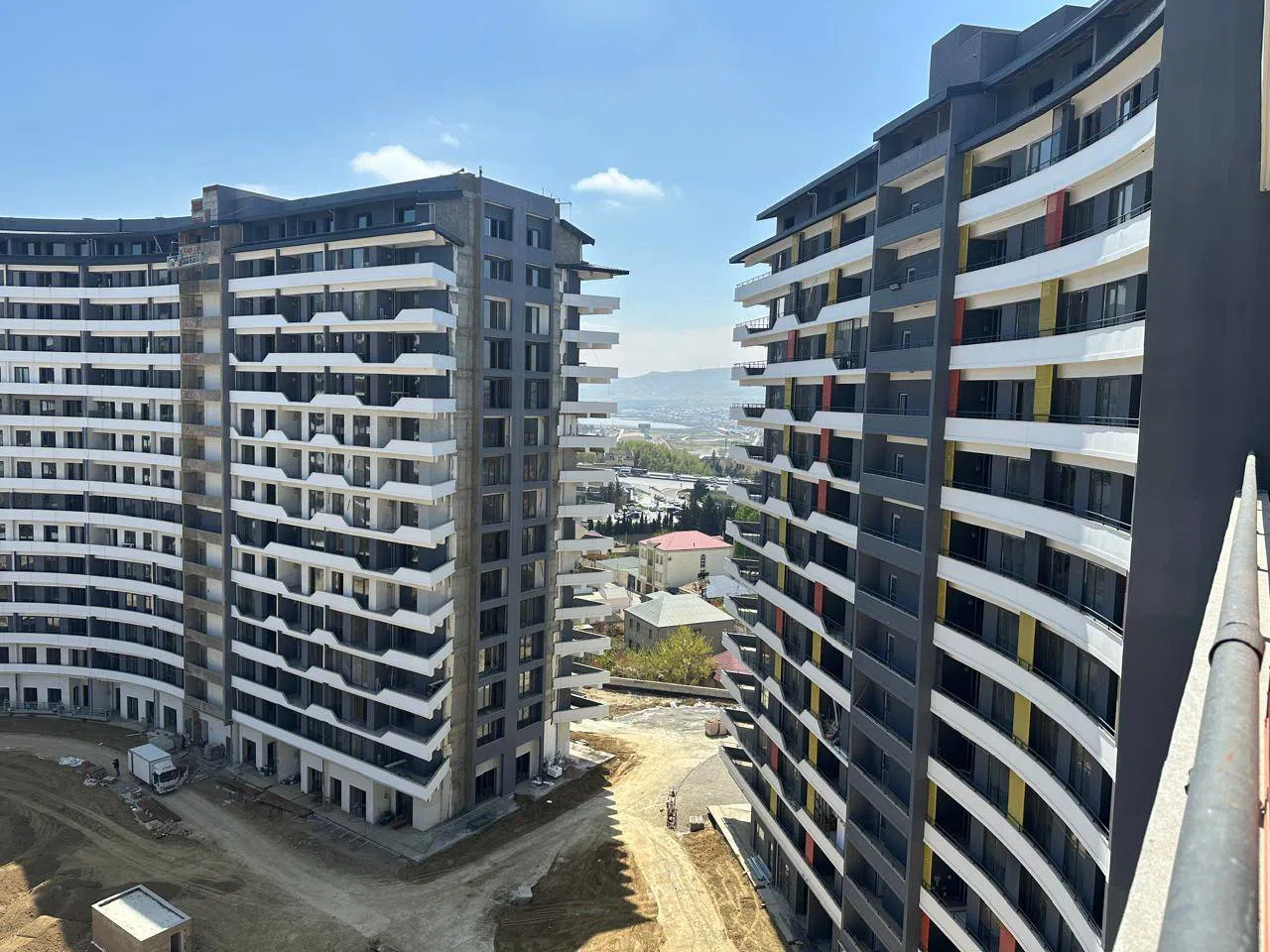 2 otaqlı mənzil 72.23 m² satılır — şəkil 1