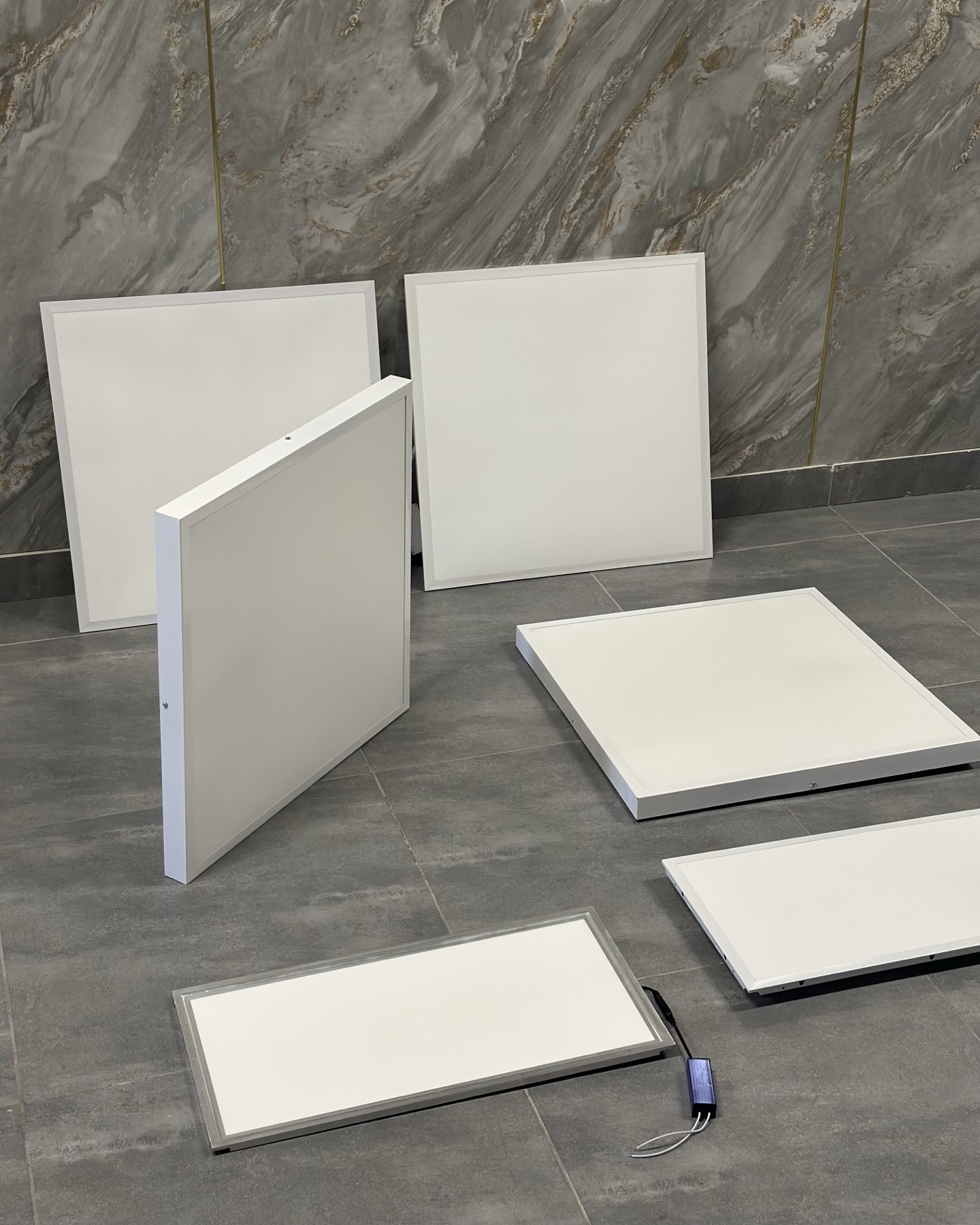 60x60 panel lights - Tenderyard