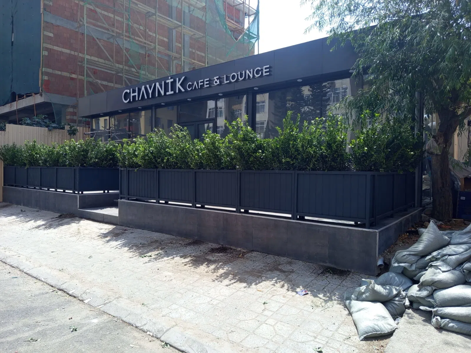 Taxtadan və dəmirdən göz oxṣayan möcüzələr yaradırıq.