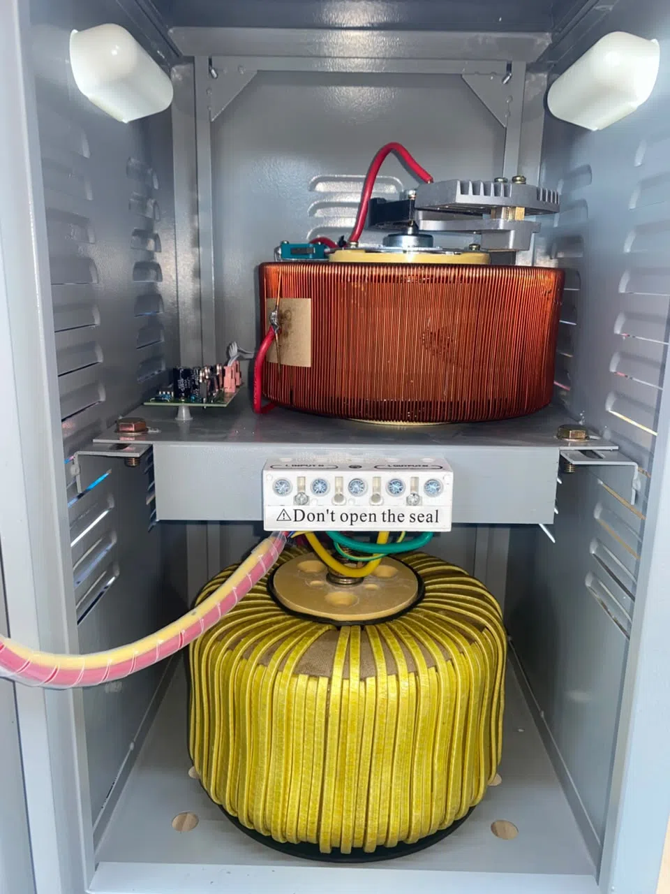 Megasan SVC-10000VA Gərginlik Stabilizatoru — şəkil 3