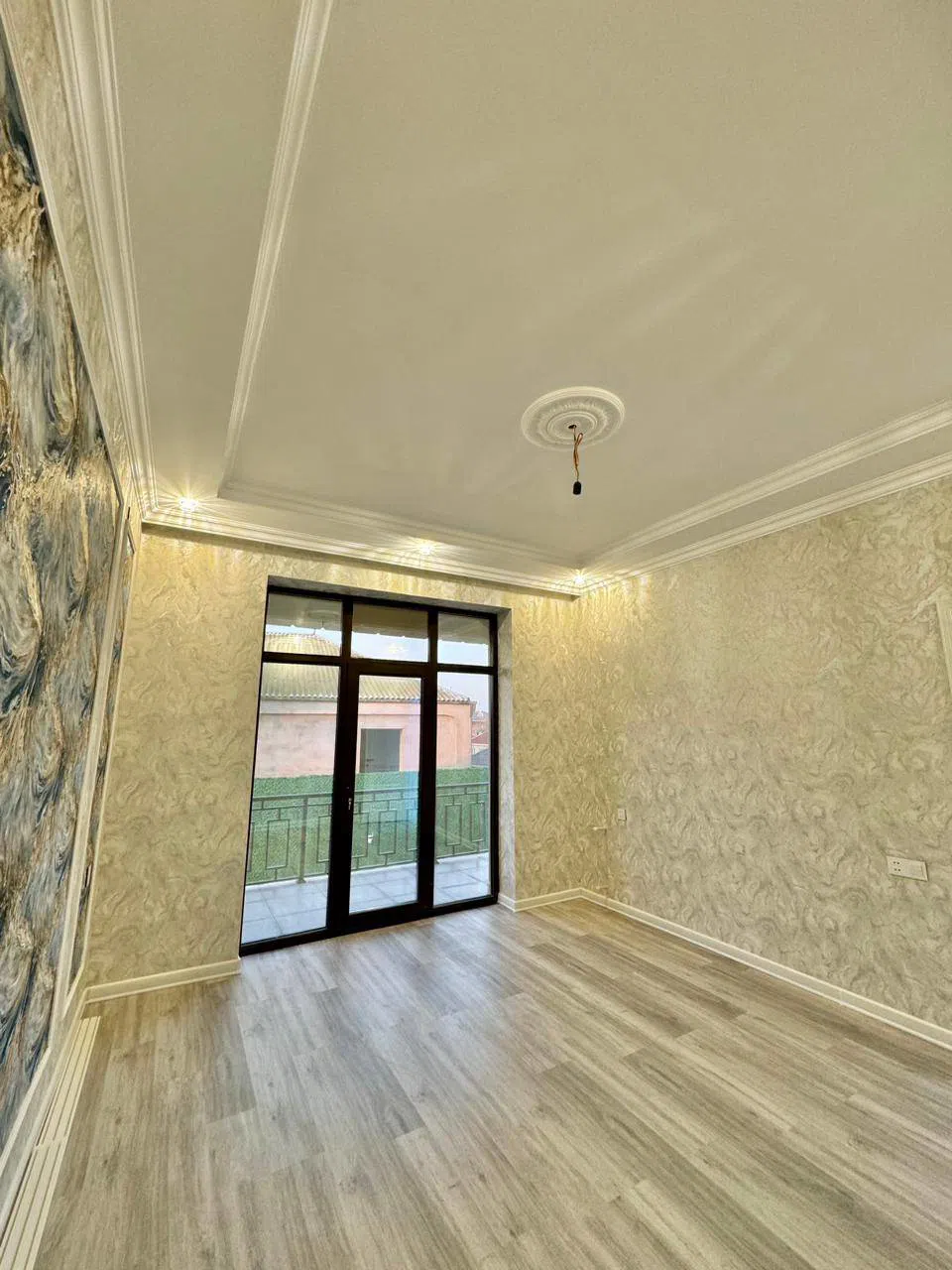 5 otaqlı həyət evi 200 m² - 4 sot torpaq sahəsində satılır
