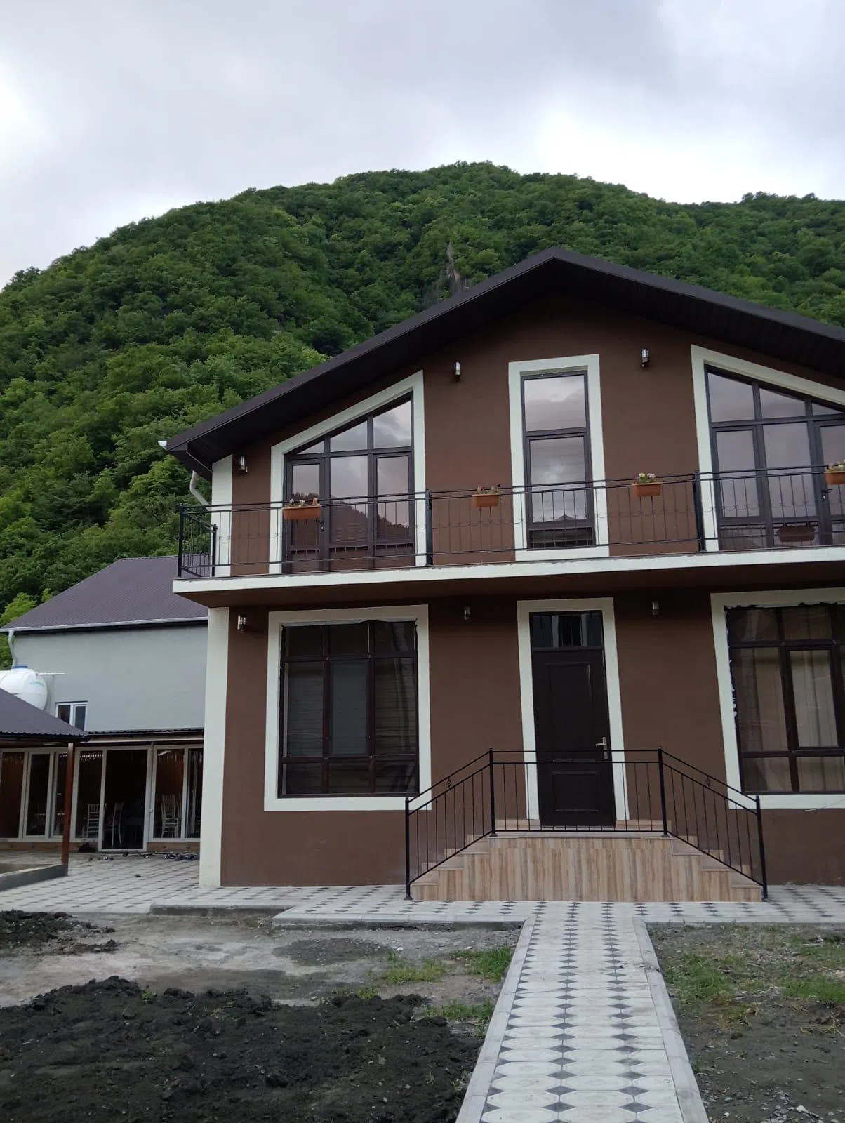 5 otaqlı bağ evi 200 m² günlük kirayə verilir — şəkil 1
