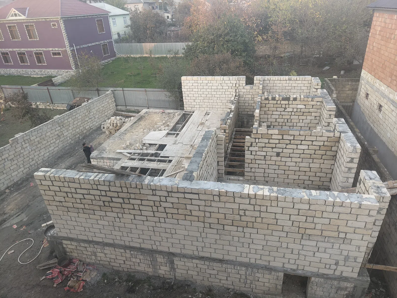 Təmirsiz ticarət obyekti, 372 m² satılır