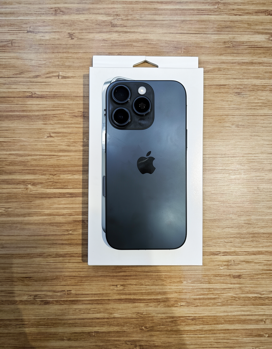 Apple, iPhone 16 Pro, 8 GB