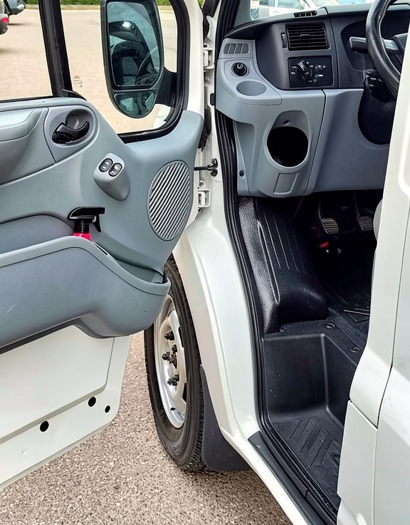 Ford Transit 2.4L, 2007 — şəkil 13