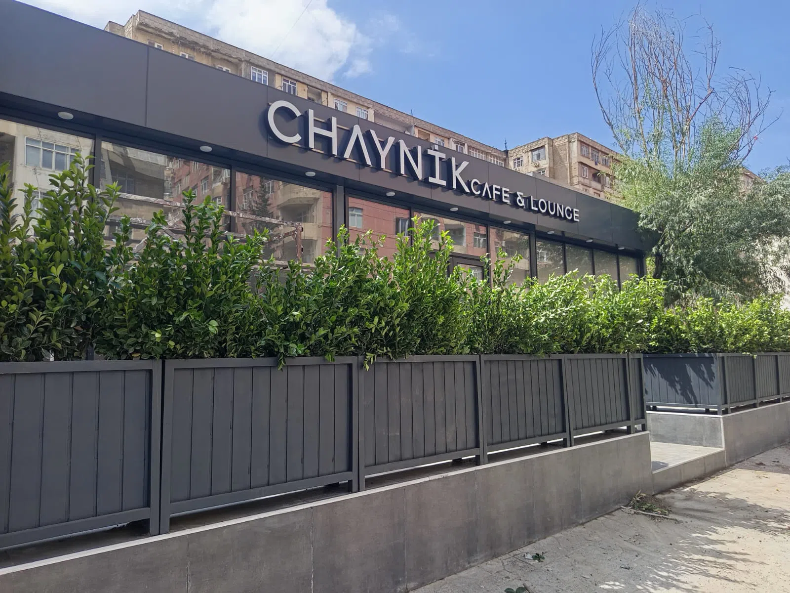 Taxtadan və dəmirdən göz oxṣayan möcüzələr yaradırıq.